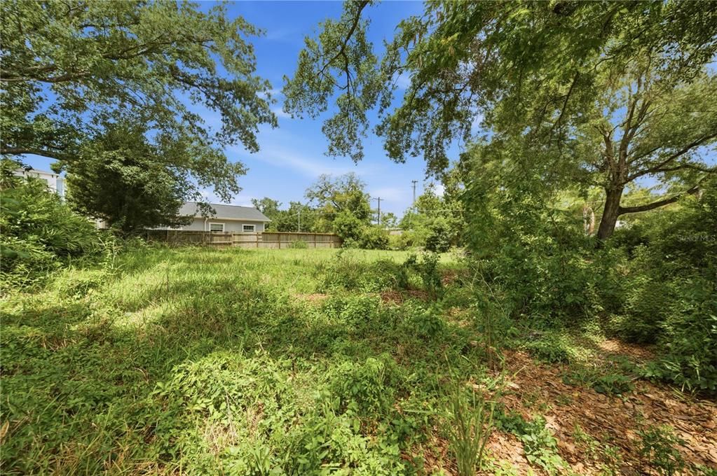 待售: $290,000 (0.21 acres)