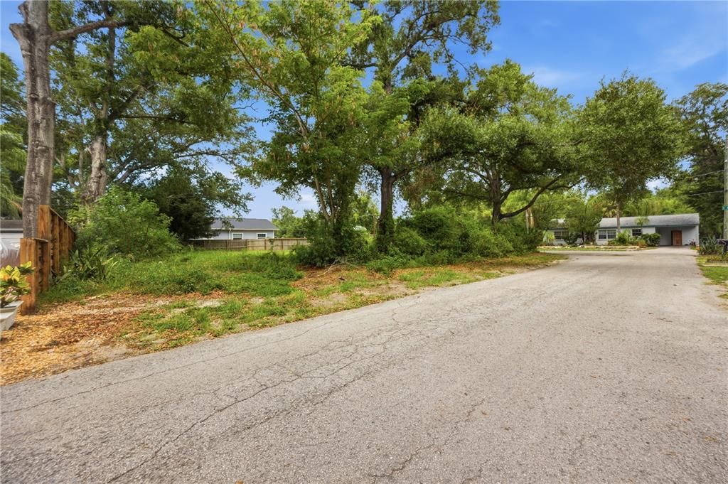 待售: $290,000 (0.21 acres)