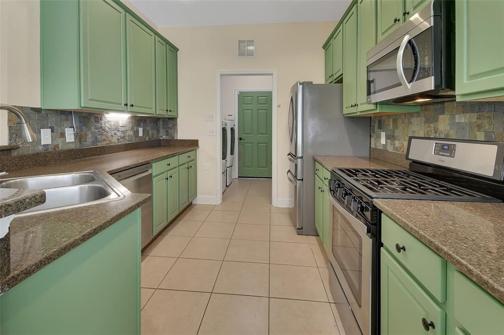 En Venta: $374,900 (3 camas, 2 baños, 1735 Pies cuadrados)