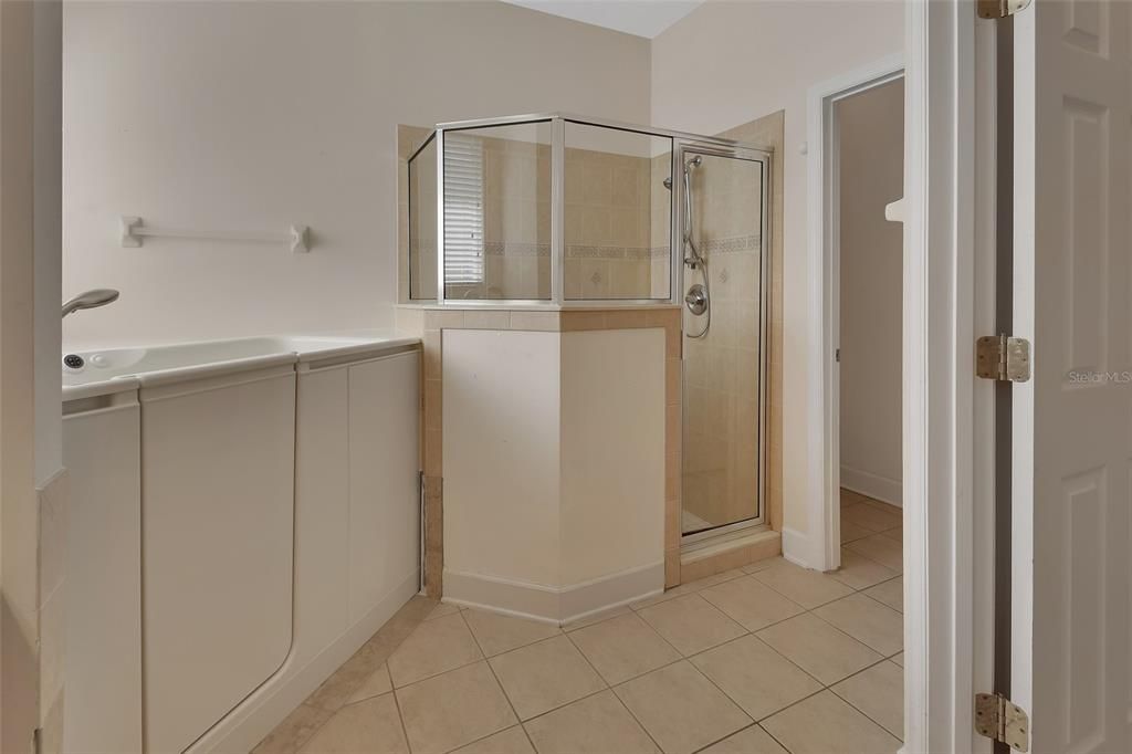 En Venta: $374,900 (3 camas, 2 baños, 1735 Pies cuadrados)