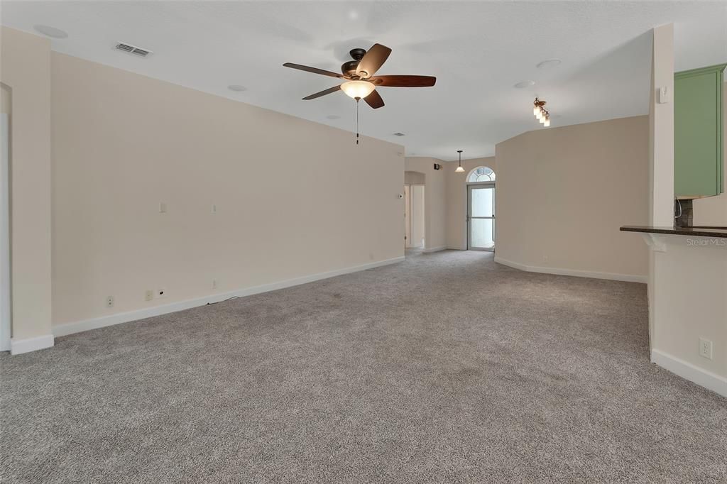 En Venta: $374,900 (3 camas, 2 baños, 1735 Pies cuadrados)
