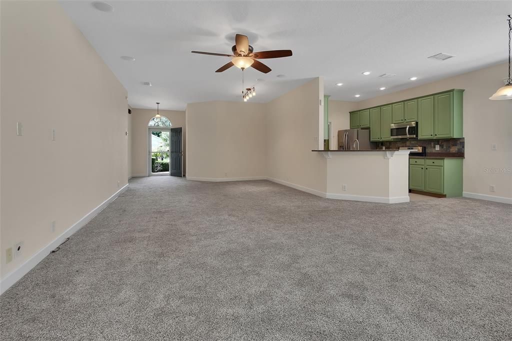 En Venta: $374,900 (3 camas, 2 baños, 1735 Pies cuadrados)