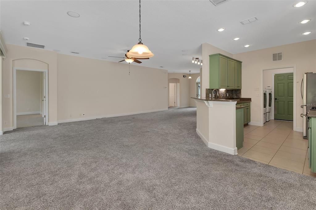 En Venta: $374,900 (3 camas, 2 baños, 1735 Pies cuadrados)