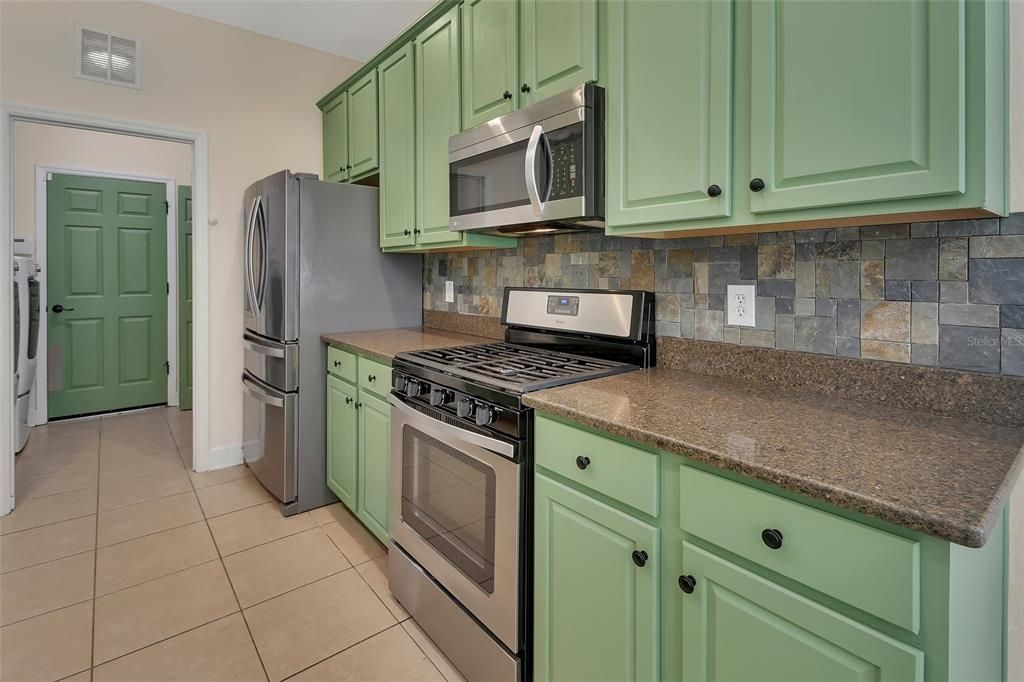 En Venta: $374,900 (3 camas, 2 baños, 1735 Pies cuadrados)