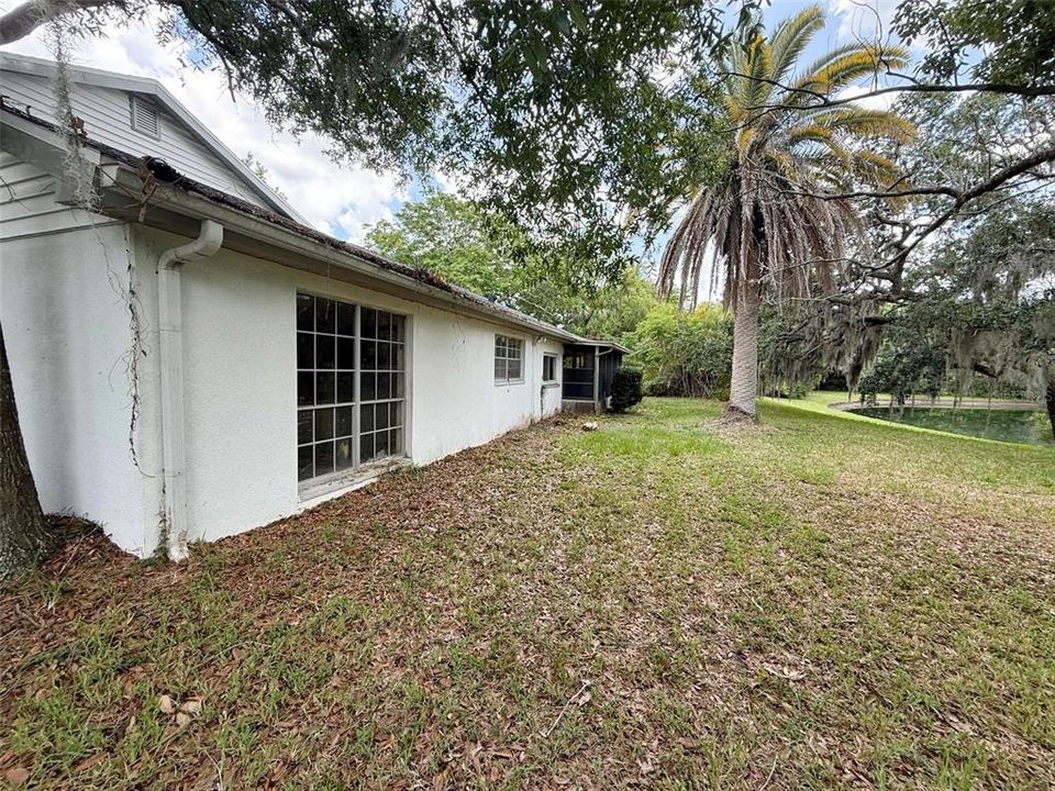 For Sale: $194,900 (4 beds, 3 baths, 2047 Square Feet)