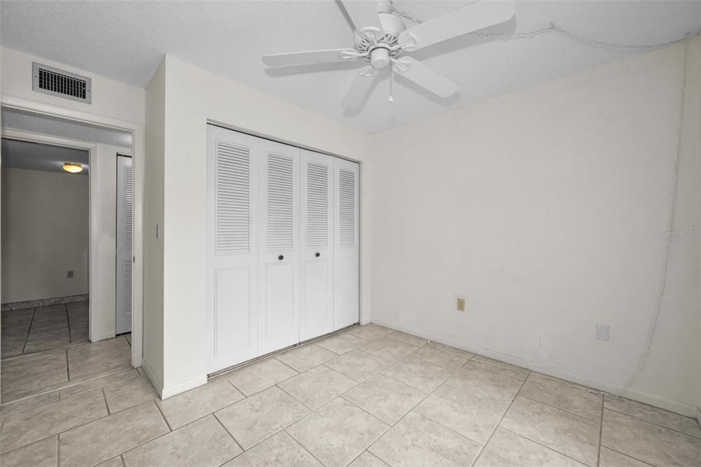 For Sale: $154,900 (2 beds, 2 baths, 1038 Square Feet)