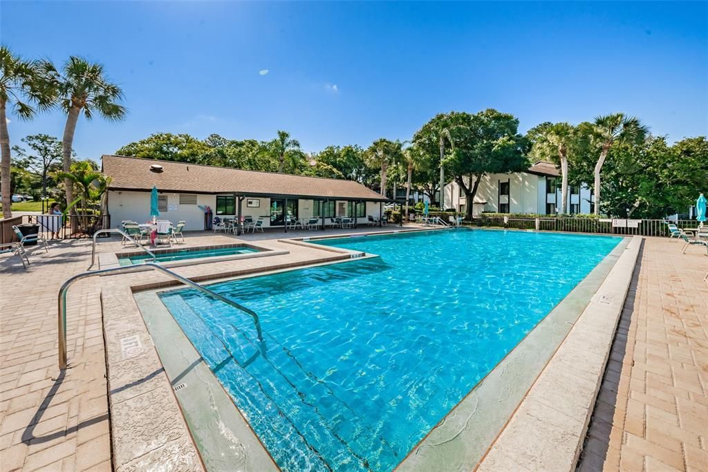 For Sale: $154,900 (2 beds, 2 baths, 1038 Square Feet)