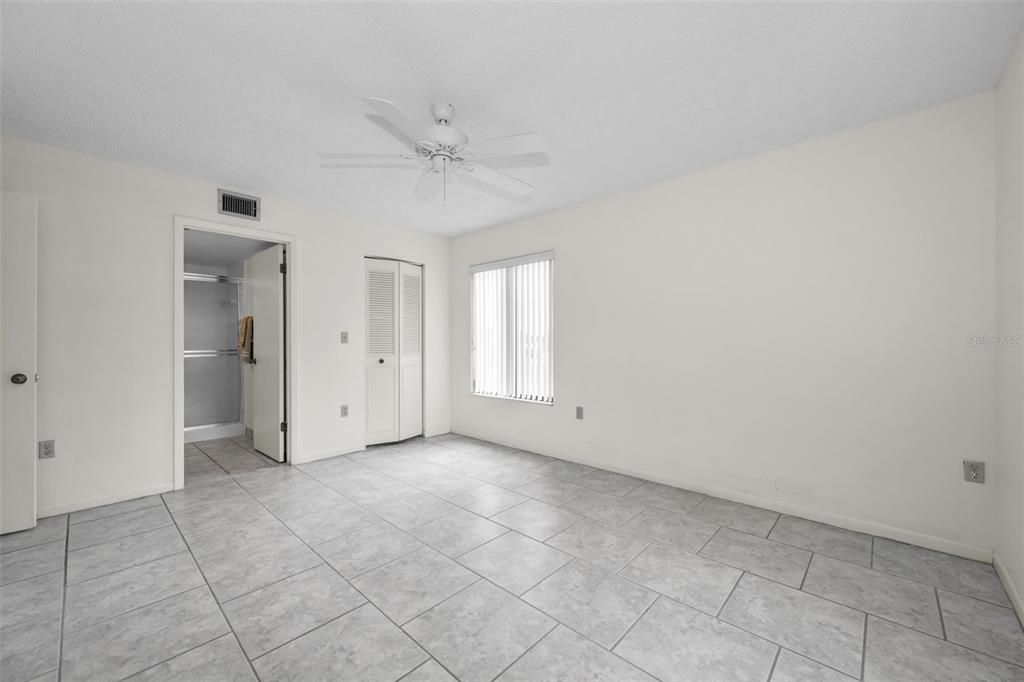 For Sale: $154,900 (2 beds, 2 baths, 1038 Square Feet)