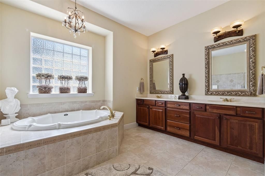 For Sale: $1,200,000 (4 beds, 3 baths, 3512 Square Feet)