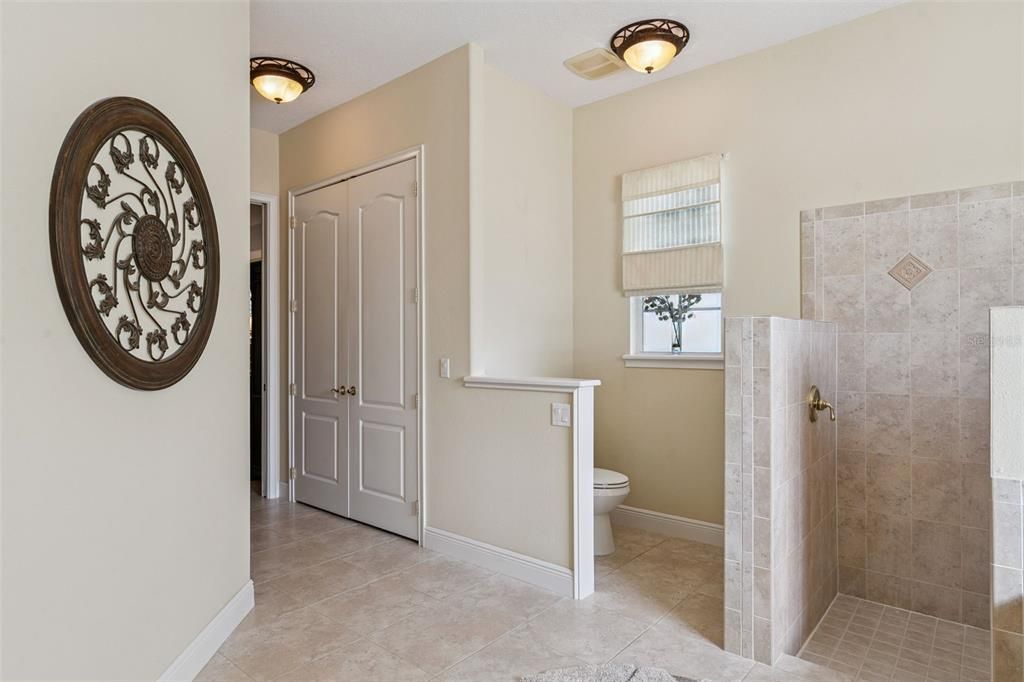For Sale: $1,200,000 (4 beds, 3 baths, 3512 Square Feet)