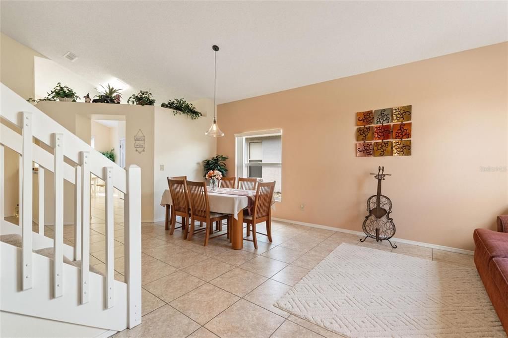 En Venta: $414,000 (4 camas, 3 baños, 1877 Pies cuadrados)