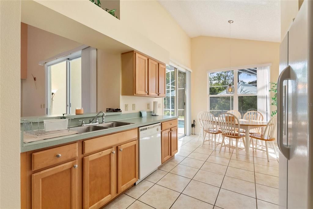 En Venta: $414,000 (4 camas, 3 baños, 1877 Pies cuadrados)