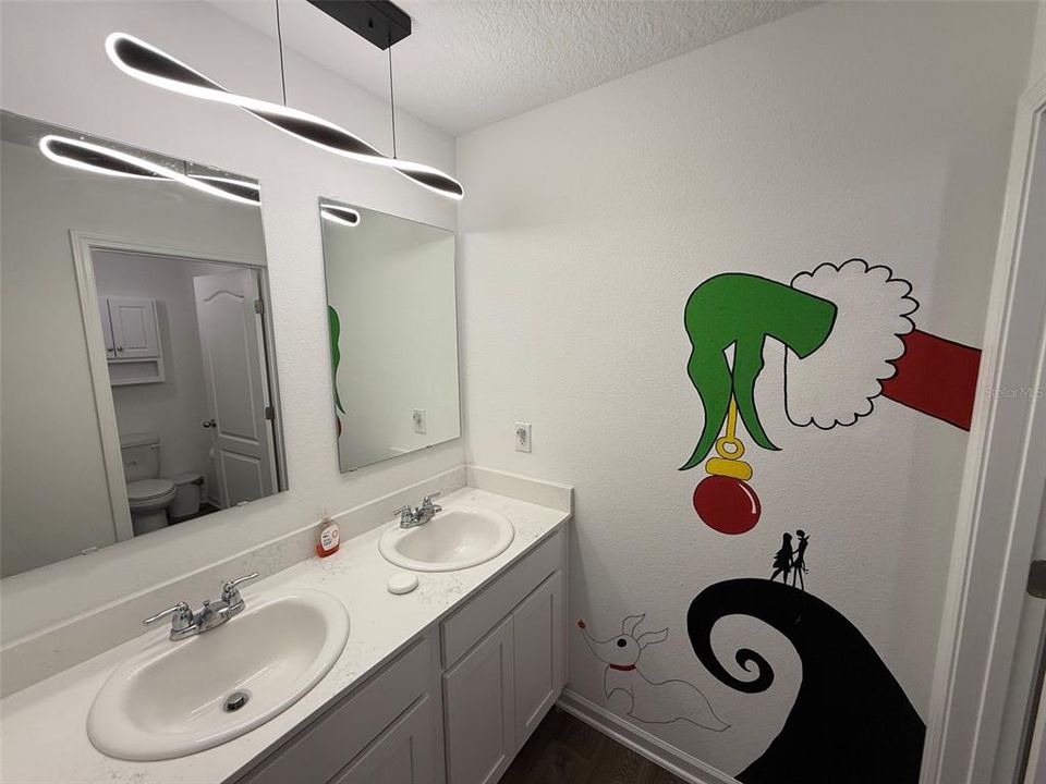 En Venta: $394,900 (5 camas, 3 baños, 2542 Pies cuadrados)