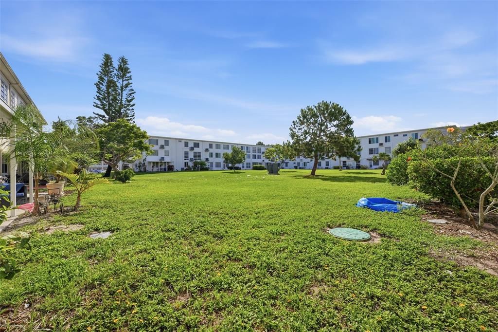 Activo con contrato: $114,900 (2 camas, 1 baños, 1100 Pies cuadrados)
