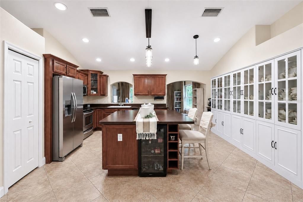 For Sale: $374,975 (3 beds, 2 baths, 1420 Square Feet)
