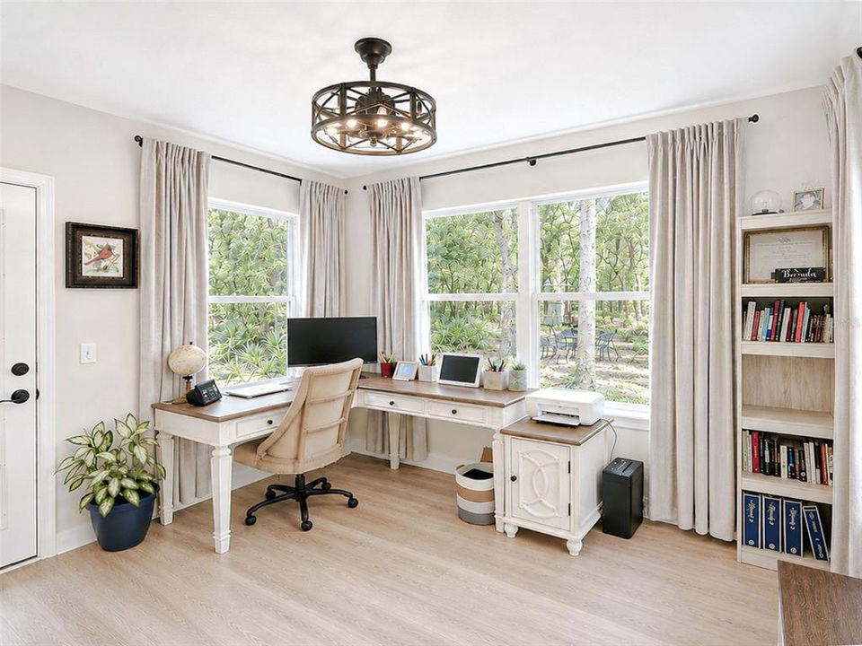 For Sale: $374,975 (3 beds, 2 baths, 1420 Square Feet)