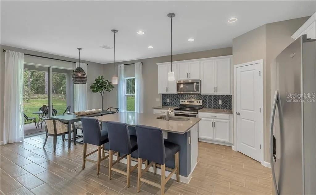 For Sale: $330,900 (4 beds, 2 baths, 1959 Square Feet)