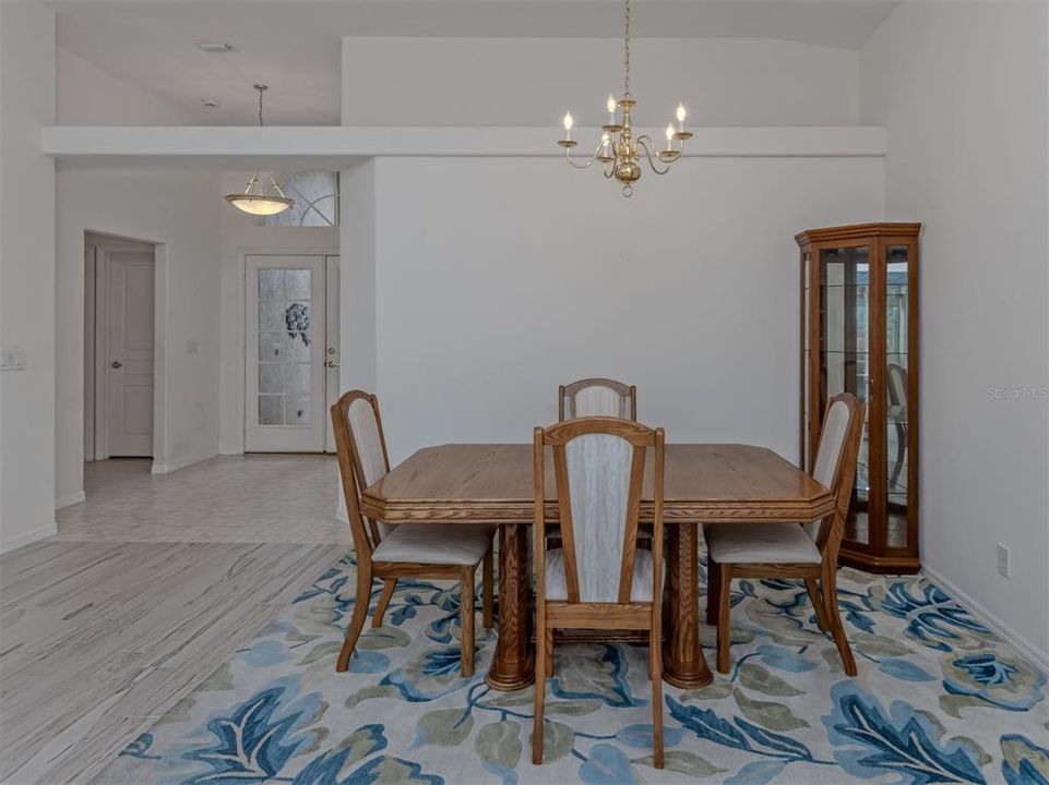 En Venta: $345,000 (2 camas, 2 baños, 1712 Pies cuadrados)