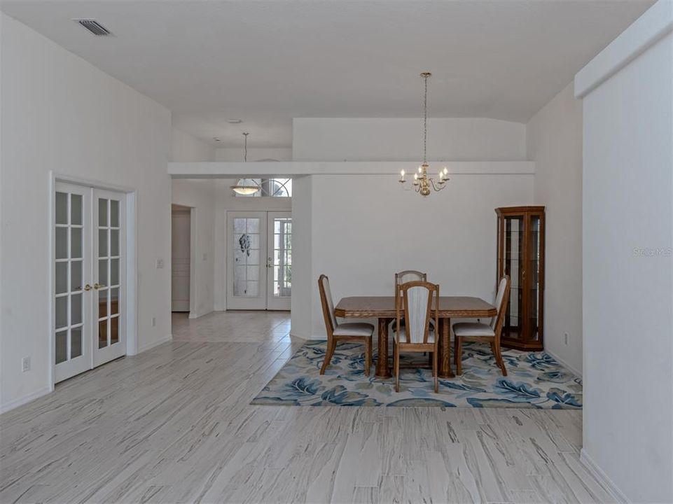 En Venta: $345,000 (2 camas, 2 baños, 1712 Pies cuadrados)
