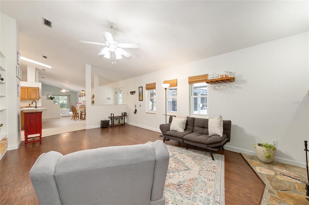 For Sale: $695,000 (4 beds, 3 baths, 2660 Square Feet)