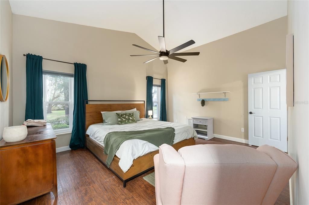 For Sale: $695,000 (4 beds, 3 baths, 2660 Square Feet)