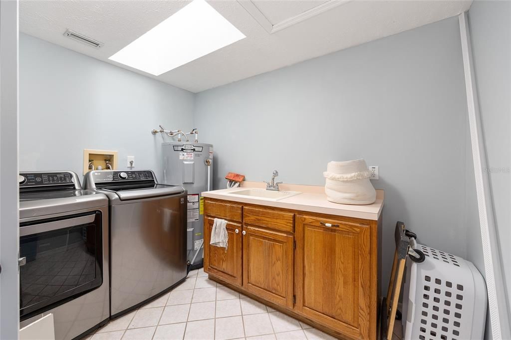 For Sale: $695,000 (4 beds, 3 baths, 2660 Square Feet)
