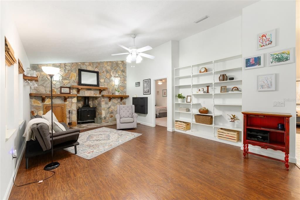 For Sale: $695,000 (4 beds, 3 baths, 2660 Square Feet)