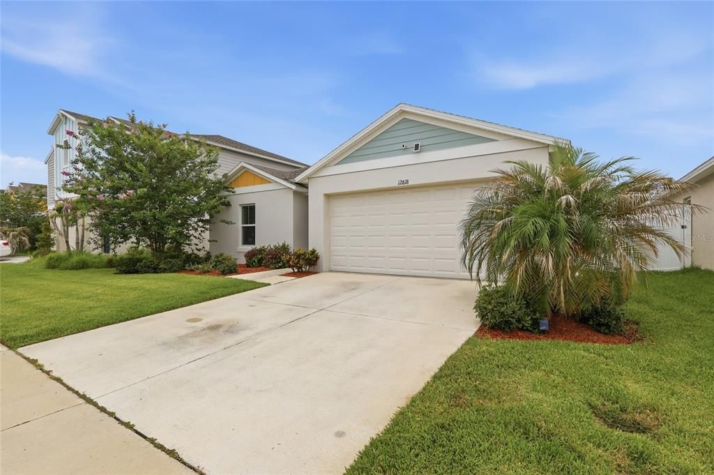 For Sale: $330,000 (3 beds, 2 baths, 1424 Square Feet)