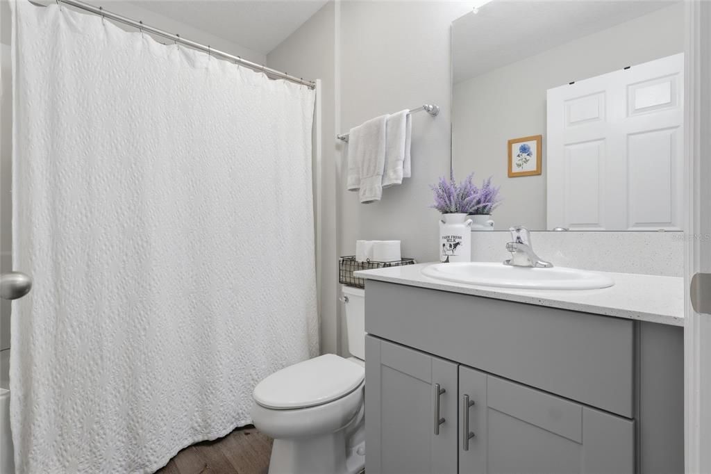 For Sale: $330,000 (3 beds, 2 baths, 1424 Square Feet)
