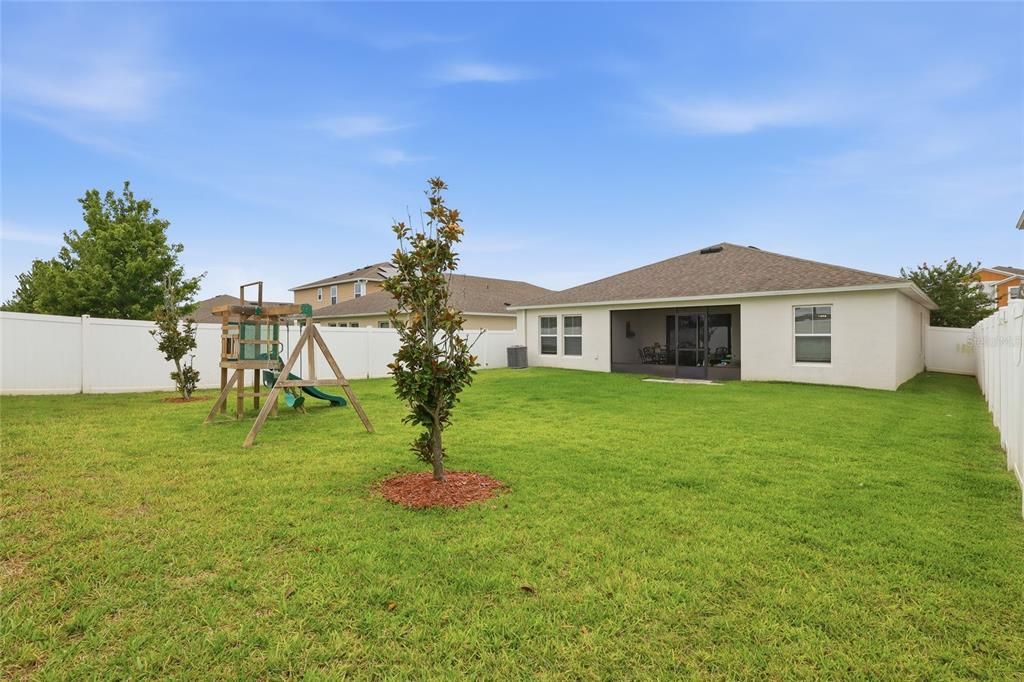 For Sale: $330,000 (3 beds, 2 baths, 1424 Square Feet)