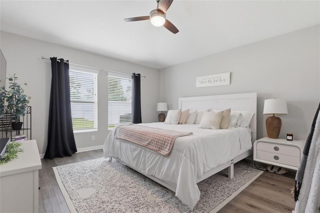 For Sale: $330,000 (3 beds, 2 baths, 1424 Square Feet)