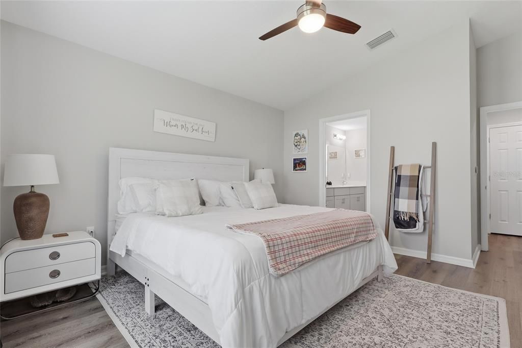 For Sale: $330,000 (3 beds, 2 baths, 1424 Square Feet)