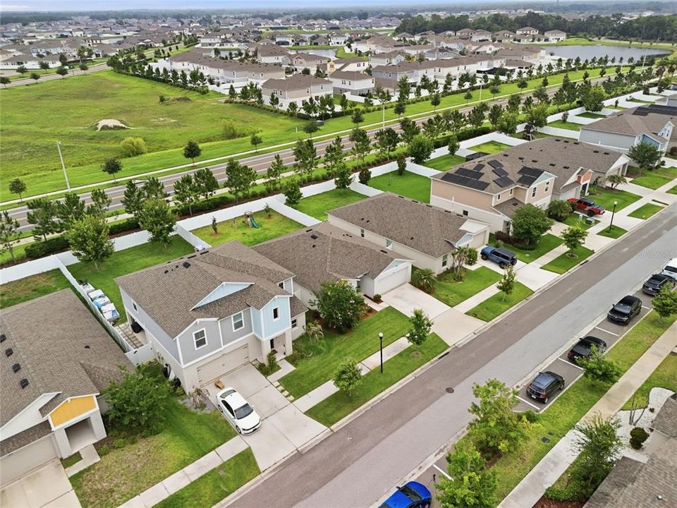 For Sale: $330,000 (3 beds, 2 baths, 1424 Square Feet)
