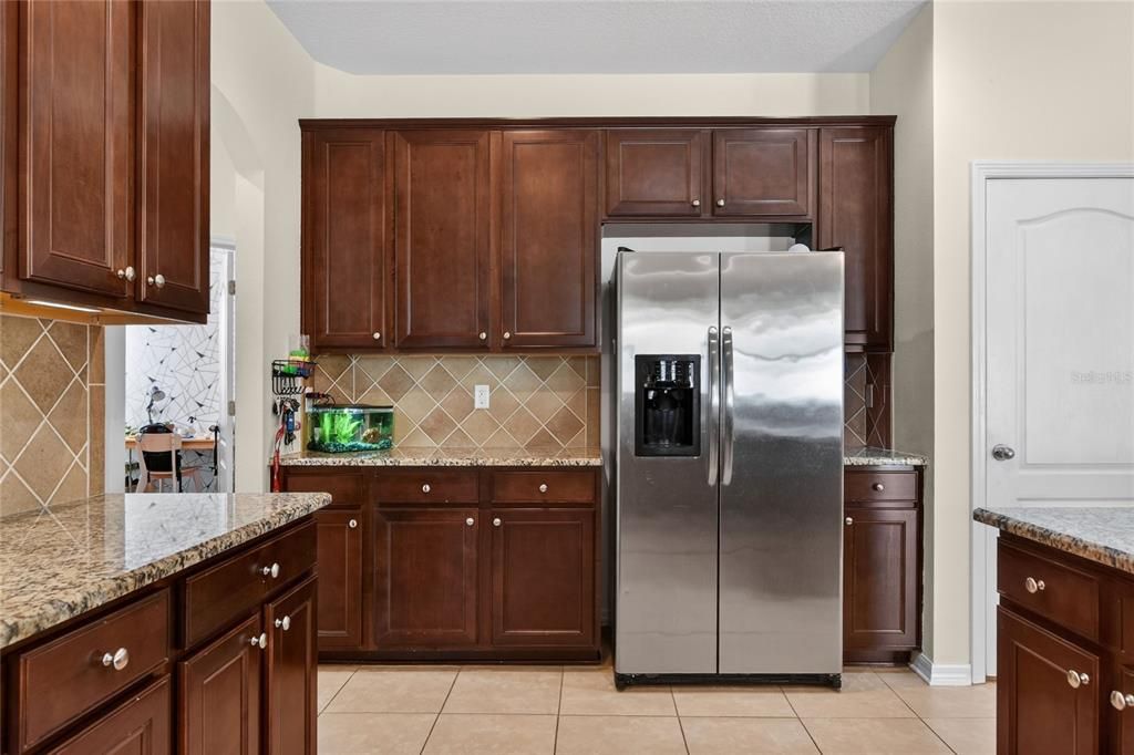 For Sale: $589,000 (4 beds, 3 baths, 3200 Square Feet)