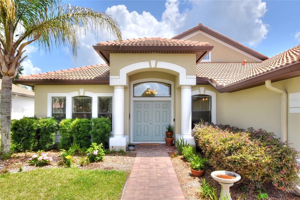 For Sale: $589,000 (4 beds, 3 baths, 3200 Square Feet)