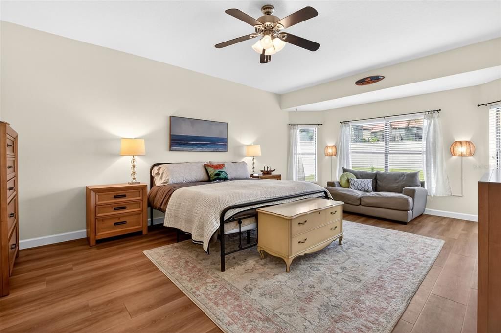 For Sale: $589,000 (4 beds, 3 baths, 3200 Square Feet)