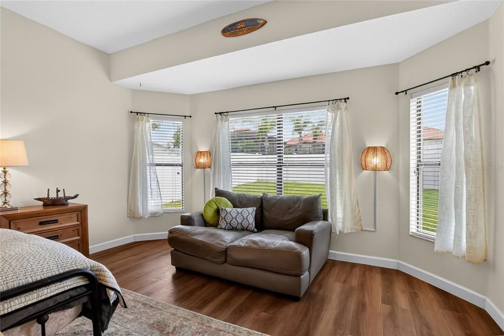 For Sale: $589,000 (4 beds, 3 baths, 3200 Square Feet)