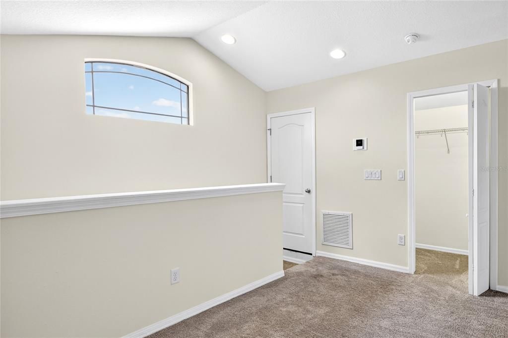For Sale: $589,000 (4 beds, 3 baths, 3200 Square Feet)