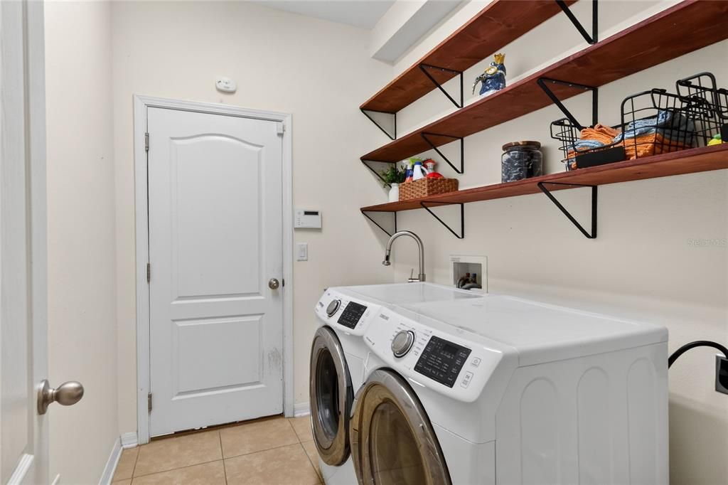 For Sale: $589,000 (4 beds, 3 baths, 3200 Square Feet)