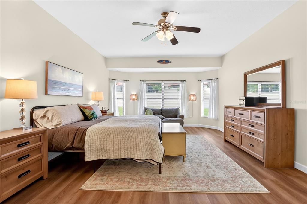 For Sale: $589,000 (4 beds, 3 baths, 3200 Square Feet)
