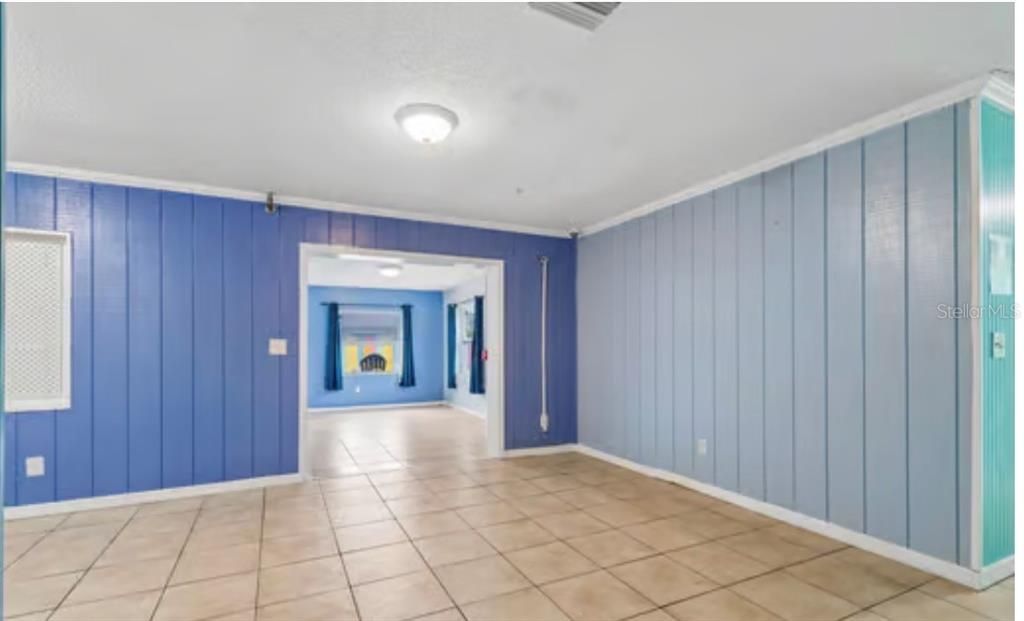 For Sale: $380,000 (3 beds, 2 baths, 1054 Square Feet)