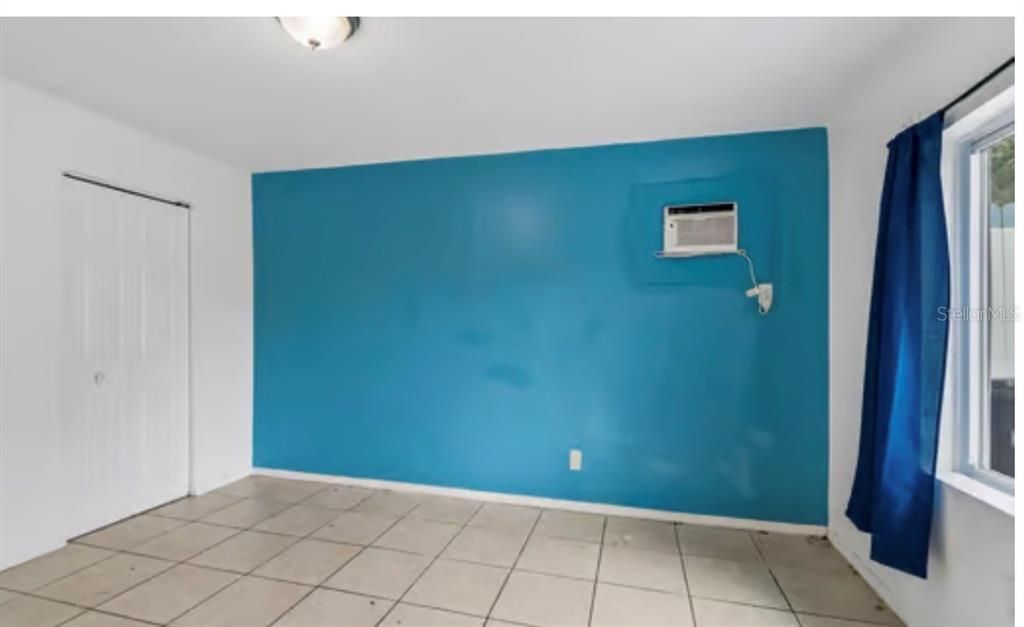 For Sale: $380,000 (3 beds, 2 baths, 1054 Square Feet)