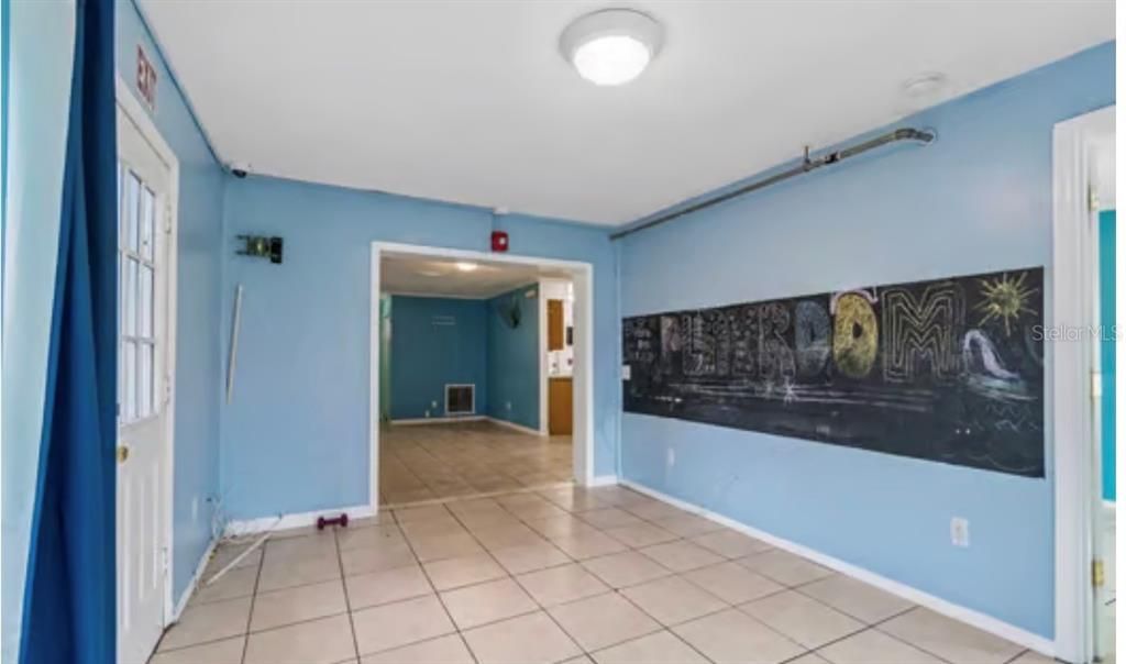 For Sale: $380,000 (3 beds, 2 baths, 1054 Square Feet)