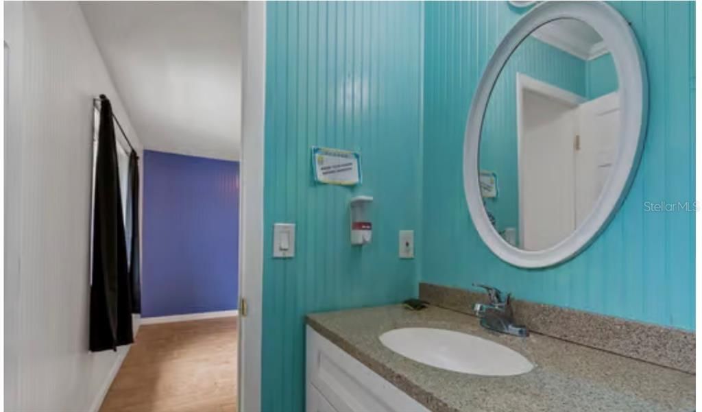 For Sale: $380,000 (3 beds, 2 baths, 1054 Square Feet)