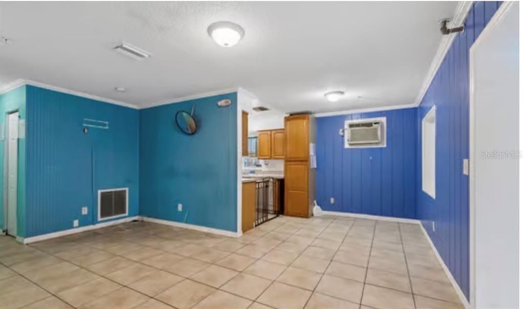 For Sale: $380,000 (3 beds, 2 baths, 1054 Square Feet)