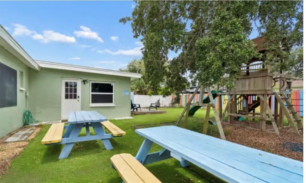 For Sale: $380,000 (3 beds, 2 baths, 1054 Square Feet)