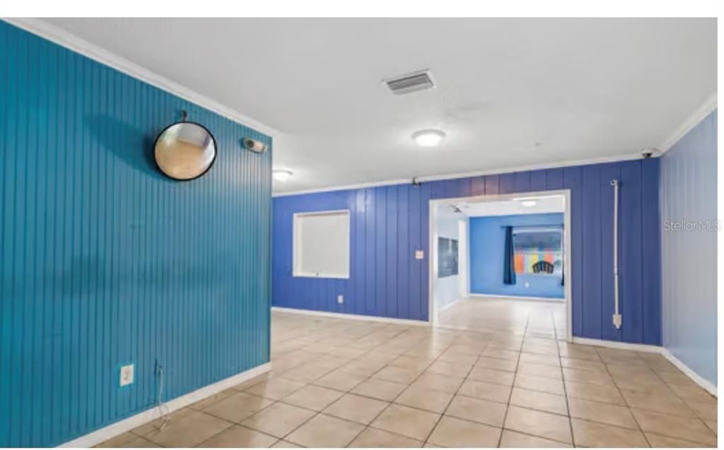 For Sale: $380,000 (3 beds, 2 baths, 1054 Square Feet)