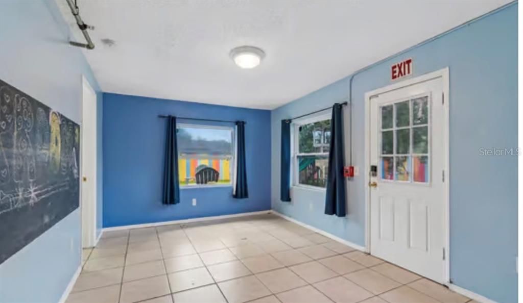 For Sale: $380,000 (3 beds, 2 baths, 1054 Square Feet)
