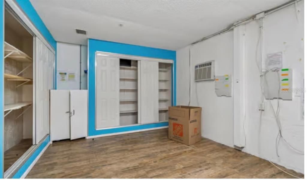 For Sale: $380,000 (3 beds, 2 baths, 1054 Square Feet)