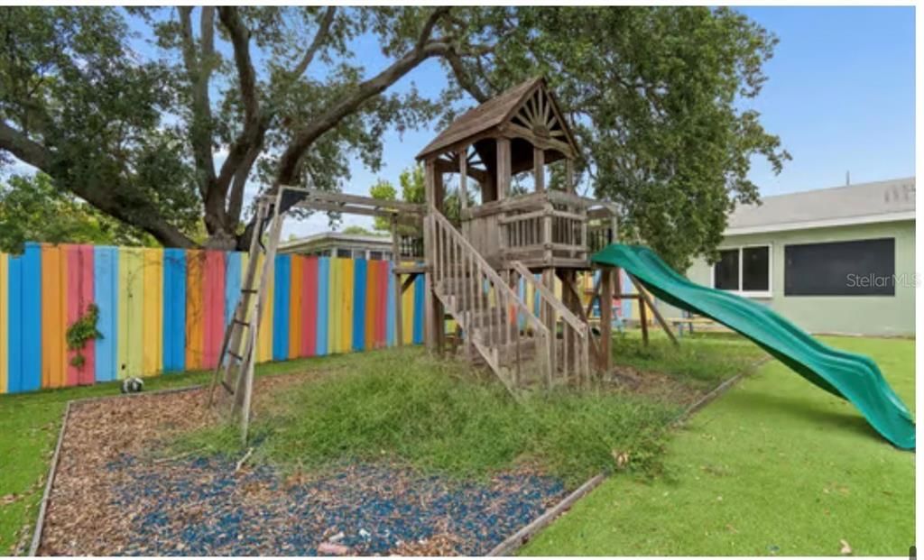 For Sale: $380,000 (3 beds, 2 baths, 1054 Square Feet)